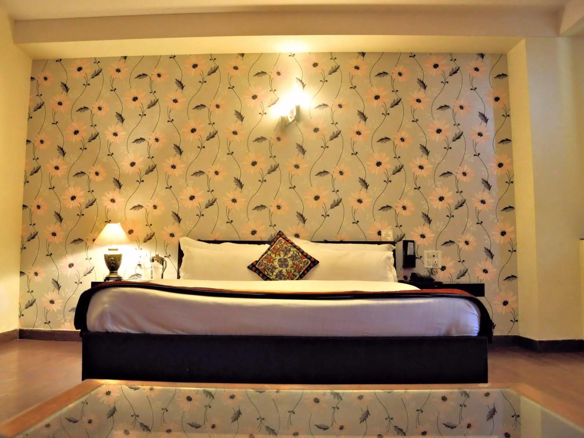 Hotel Pr Residency Amritsar Chambre photo